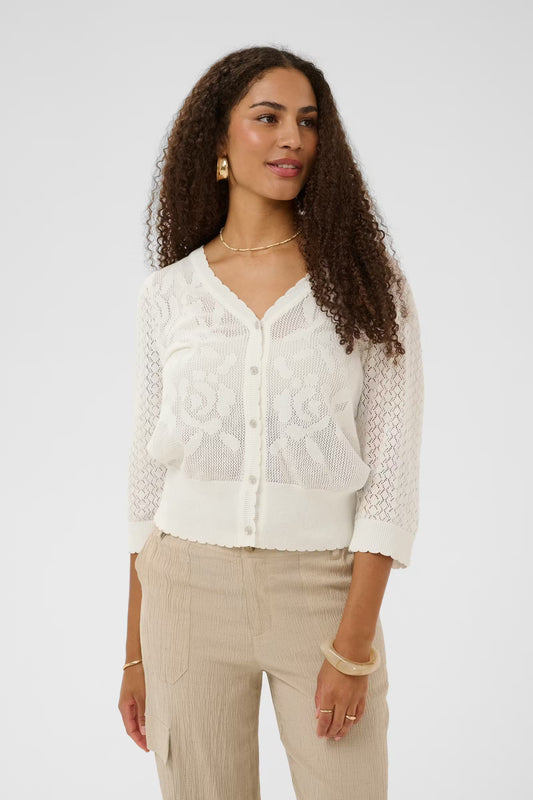 Cream vest off white met bloemen knoopjes zilverkleur model CROluki knit cardigan