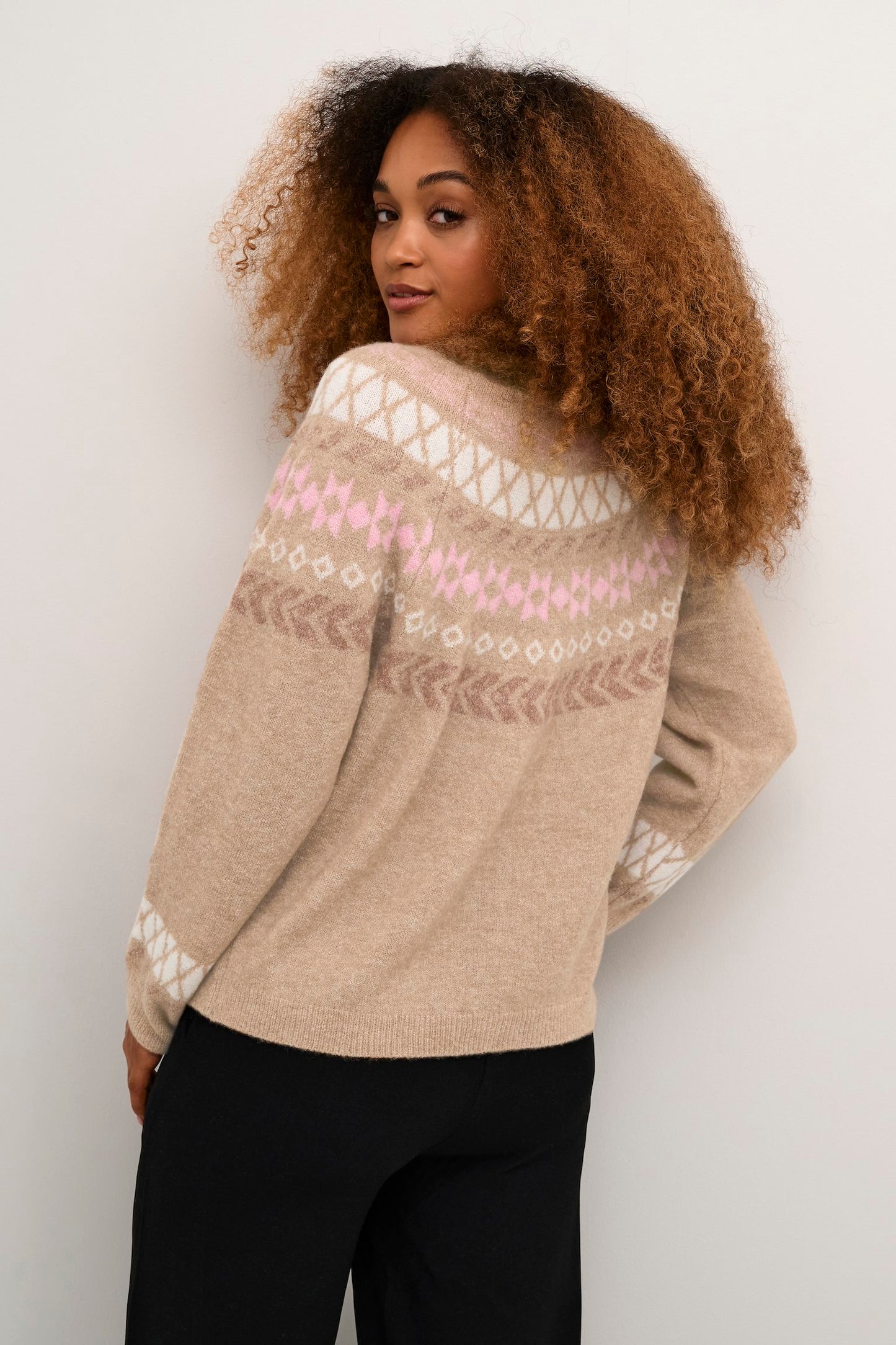 Cream trui beige met roze noorse print model Cherrie pullover Portabella Melange jaquard