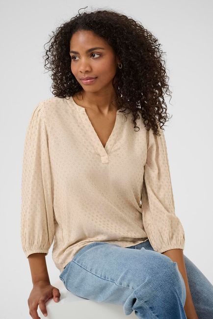 Kaffe blouse zandkleur driekwart mouw model KAannika feather gray