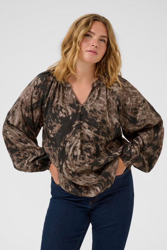 Kaffe Curve blouse bruin zwarte print model KCjamia brown graphic 