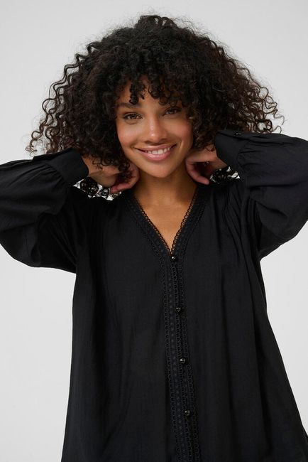 Kaffe blouse zwart met detail model KAmirabel black deep
