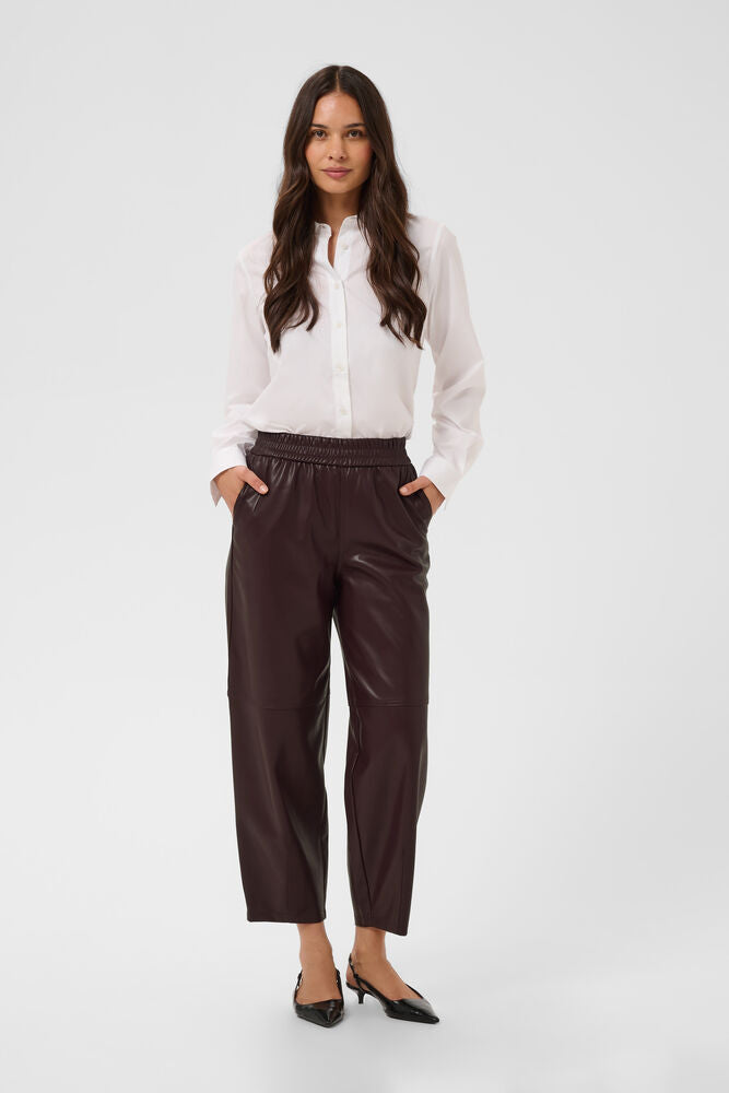 Kaffe bordeaux leather look broek KAarense Barrel Pants fudge