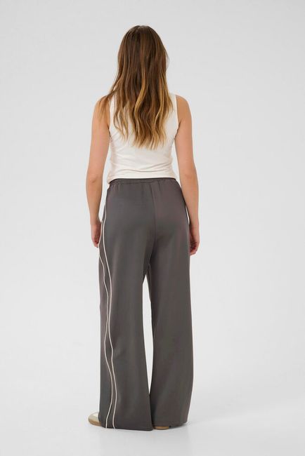 Kaffe broek donker grijs met streep model KAcory track pants black oyster