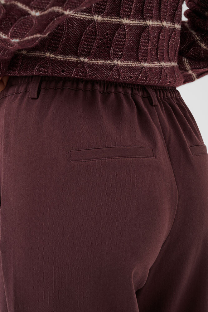 Kaffe broek bordeaux rood pantalon model KAvalley pants fudge