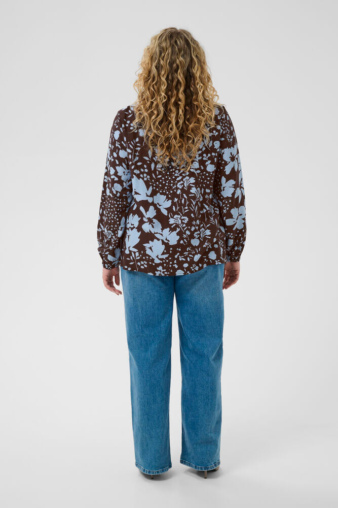 Kaffe Curve blouse bruin met blauwe print model KCnadine Coffee Bean blue fog glow
