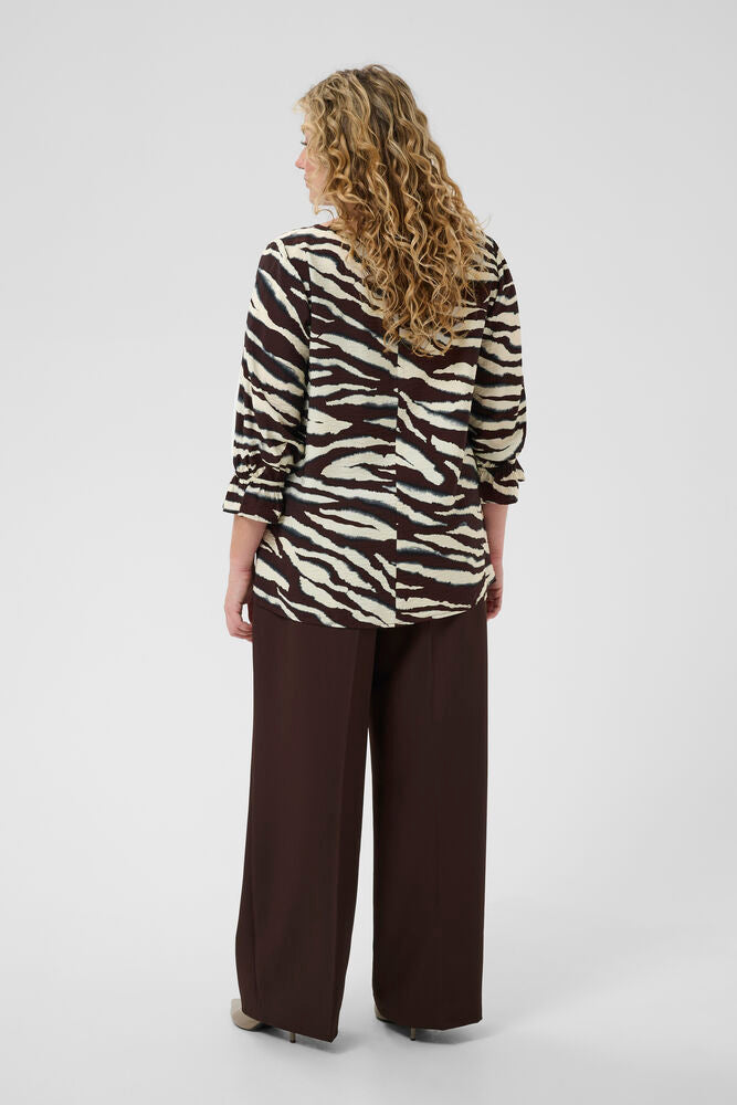 Kaffe Curve blouse bruin offwhite print driekwart mouw model KCvika coffee bean turtledove