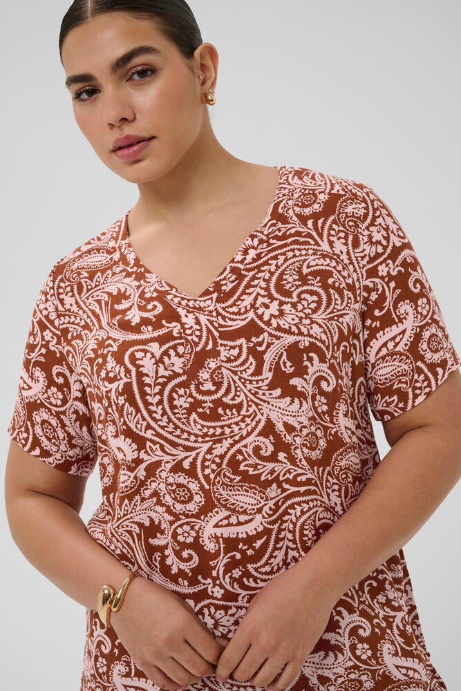 Kaffe Curve blouse korte mouw bruin met roze paisley print model KCami SS printed ballerina henna