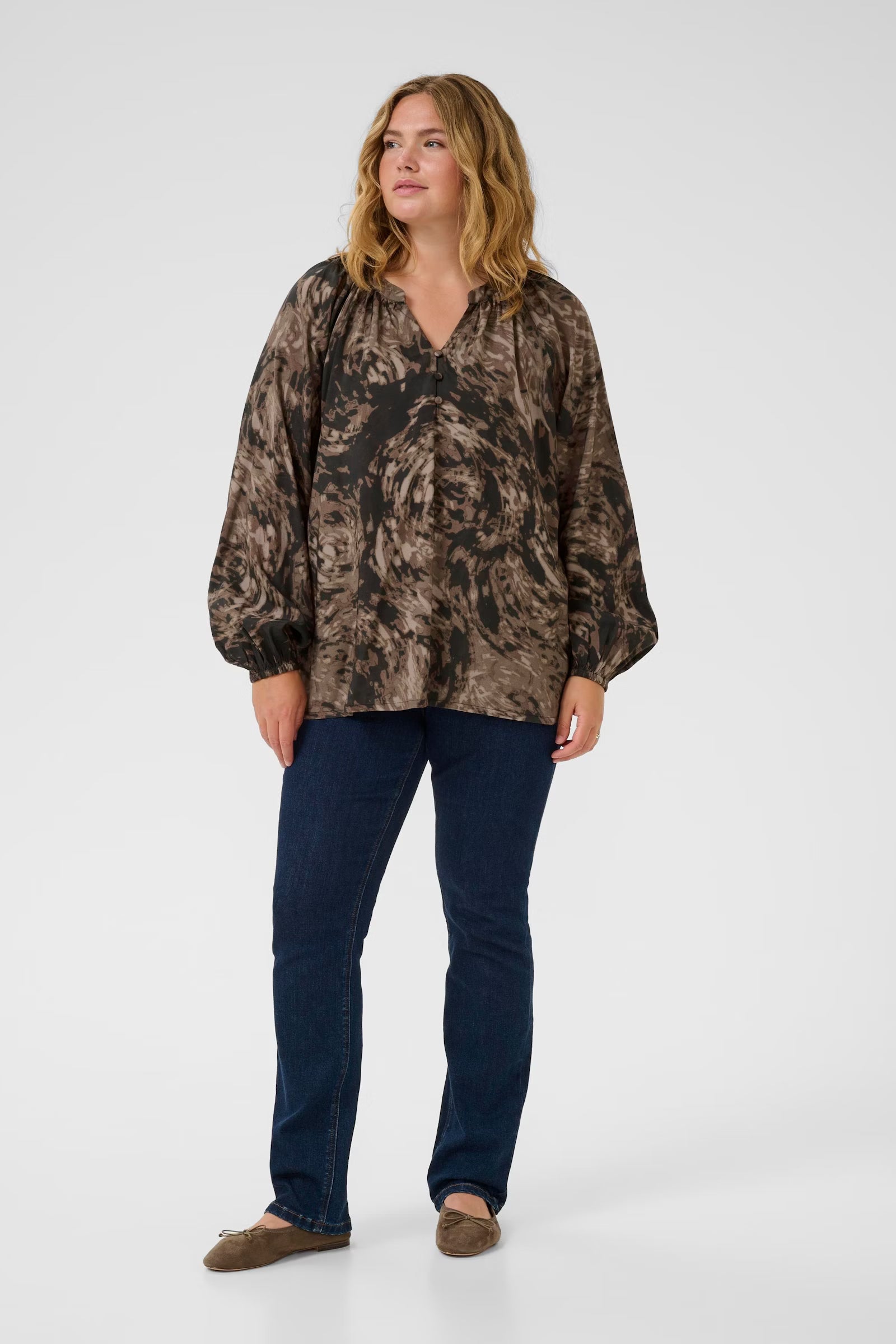 Kaffe Curve blouse bruin zwarte print model KCjamia brown graphic print