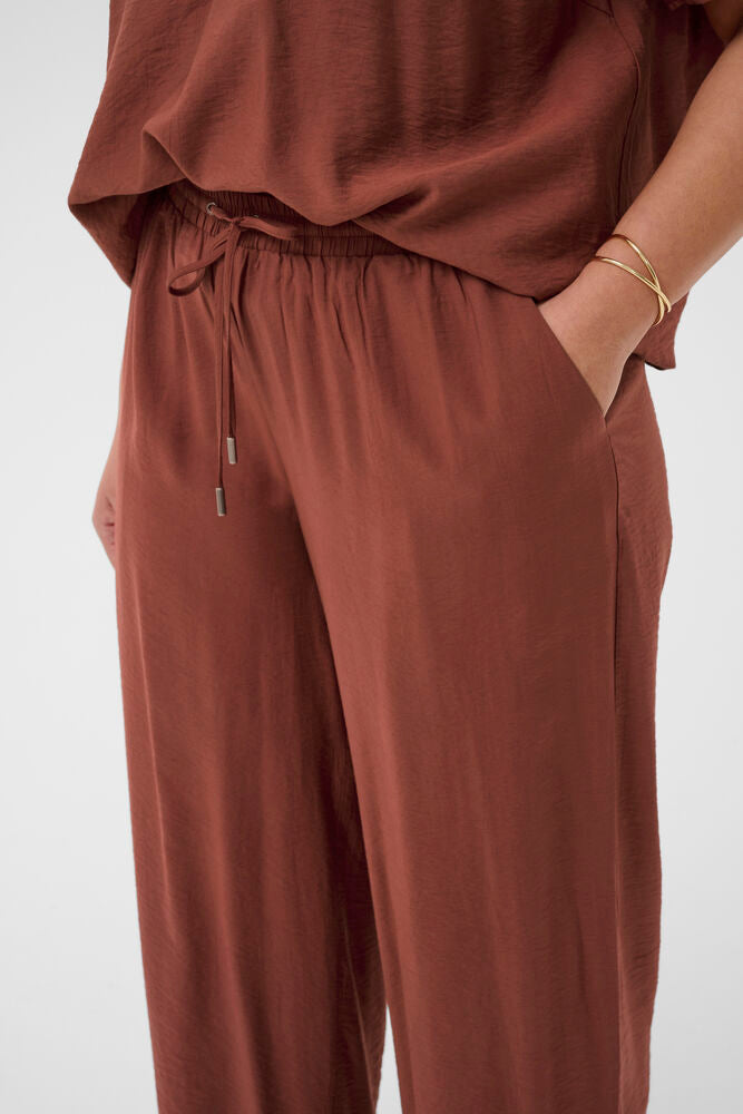 Kaffe Curve broek bruin met elastieke band model KCemilia wide pants henna
