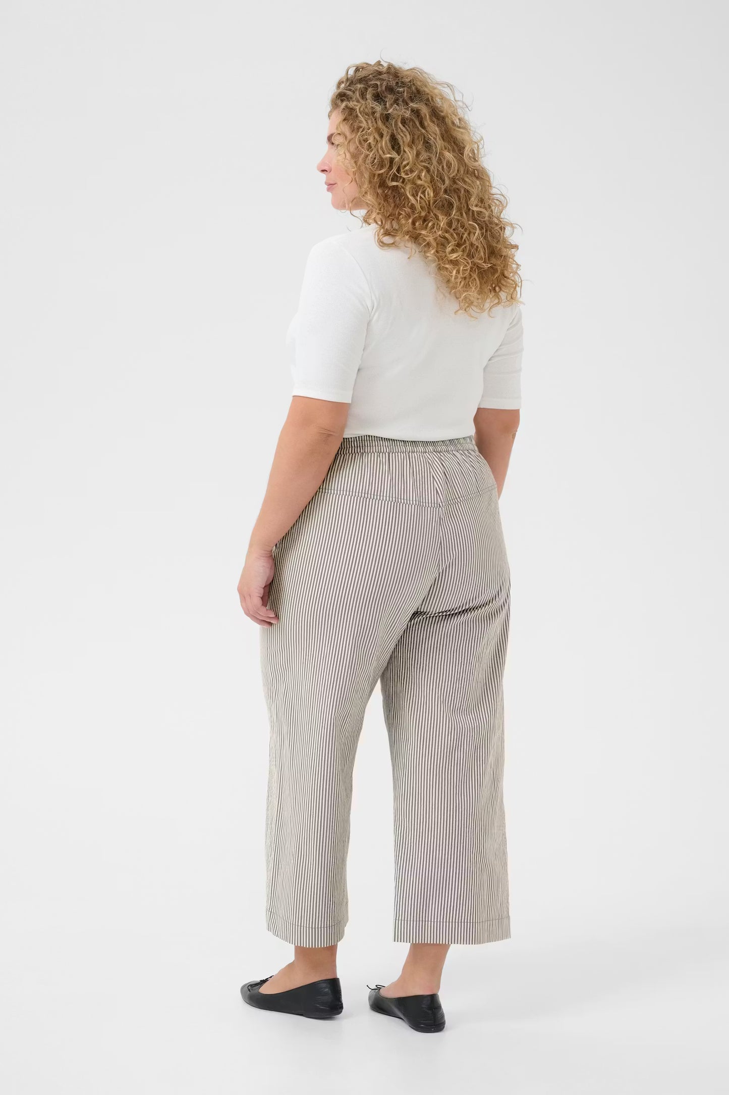 Kaffe Curve broek strepen offwhite donkerblauw gestreept model KCnana culotte pants midnight stripe