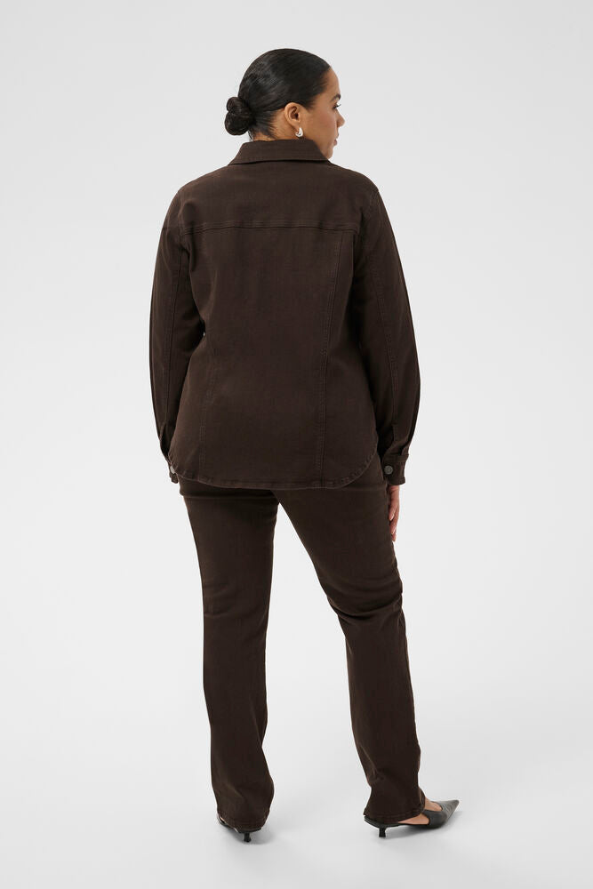 Kaffe Curve jeans jasje donker bruin model KCbree shirt coffee bean spijkerjas