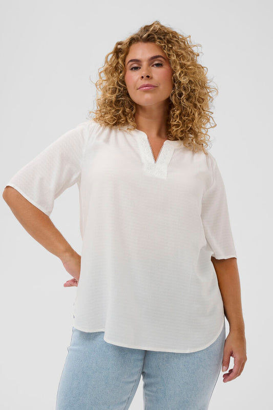 Kaffe Curve blouse wit met kant detail model KCmina lace top chalk