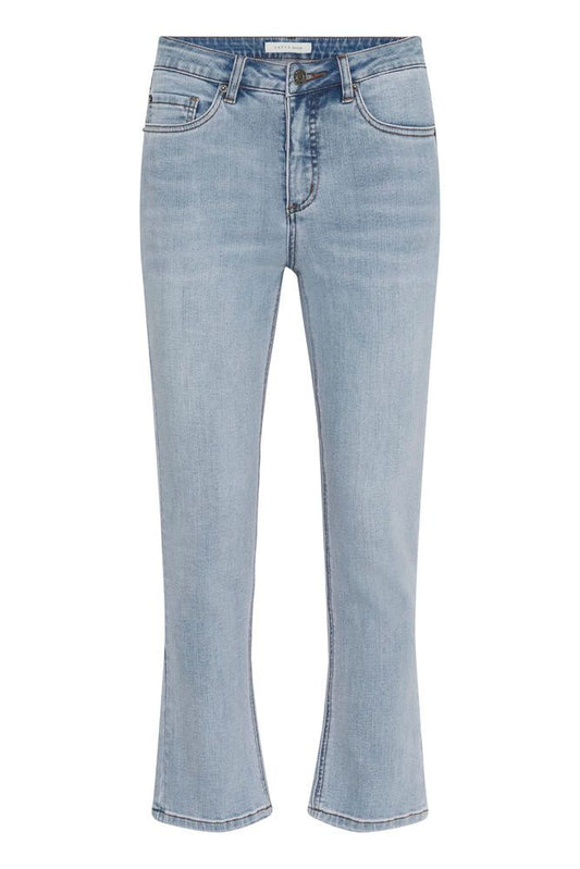Kaffe jeans licht blauw cropped model kick flair KAriver light blue washed denim
