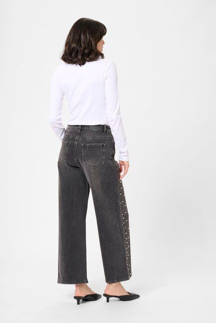 Kaffe jeans zwart grijs model KApetra met parels en strass aan zijkant grey vintage wash