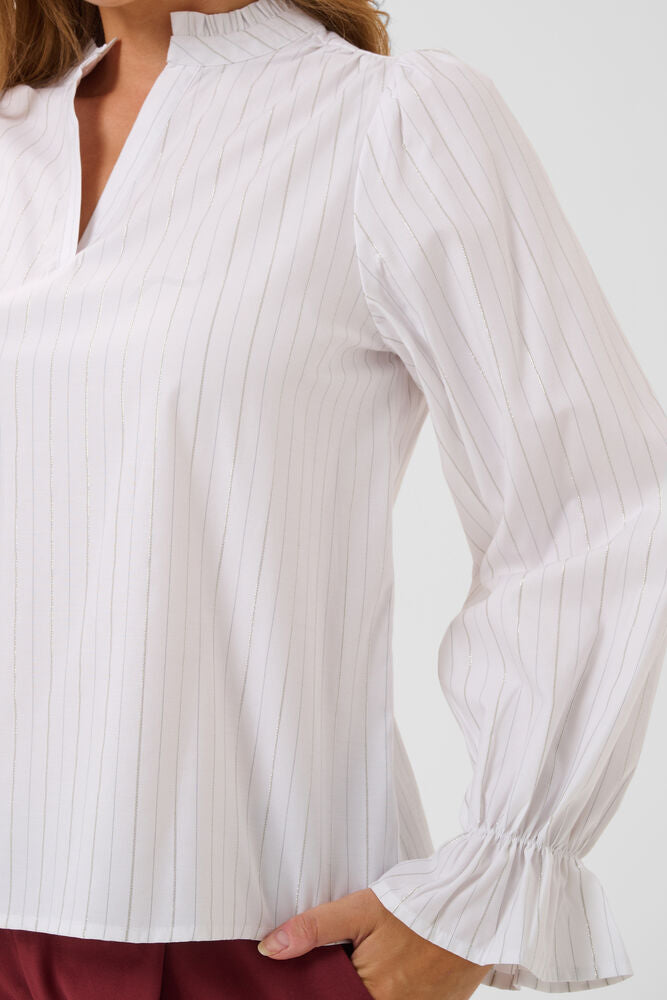 Kaffe blouse offwhite met zilveren pinstripe model KAellie chalk silver stripe