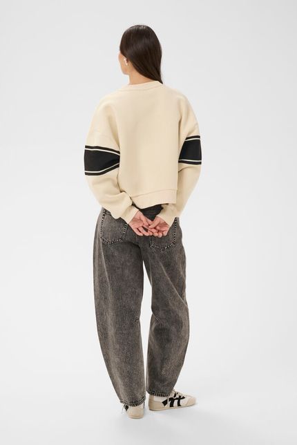 Kaffe sweater offwhite met zwart model KAassia turtledove sweatshirt