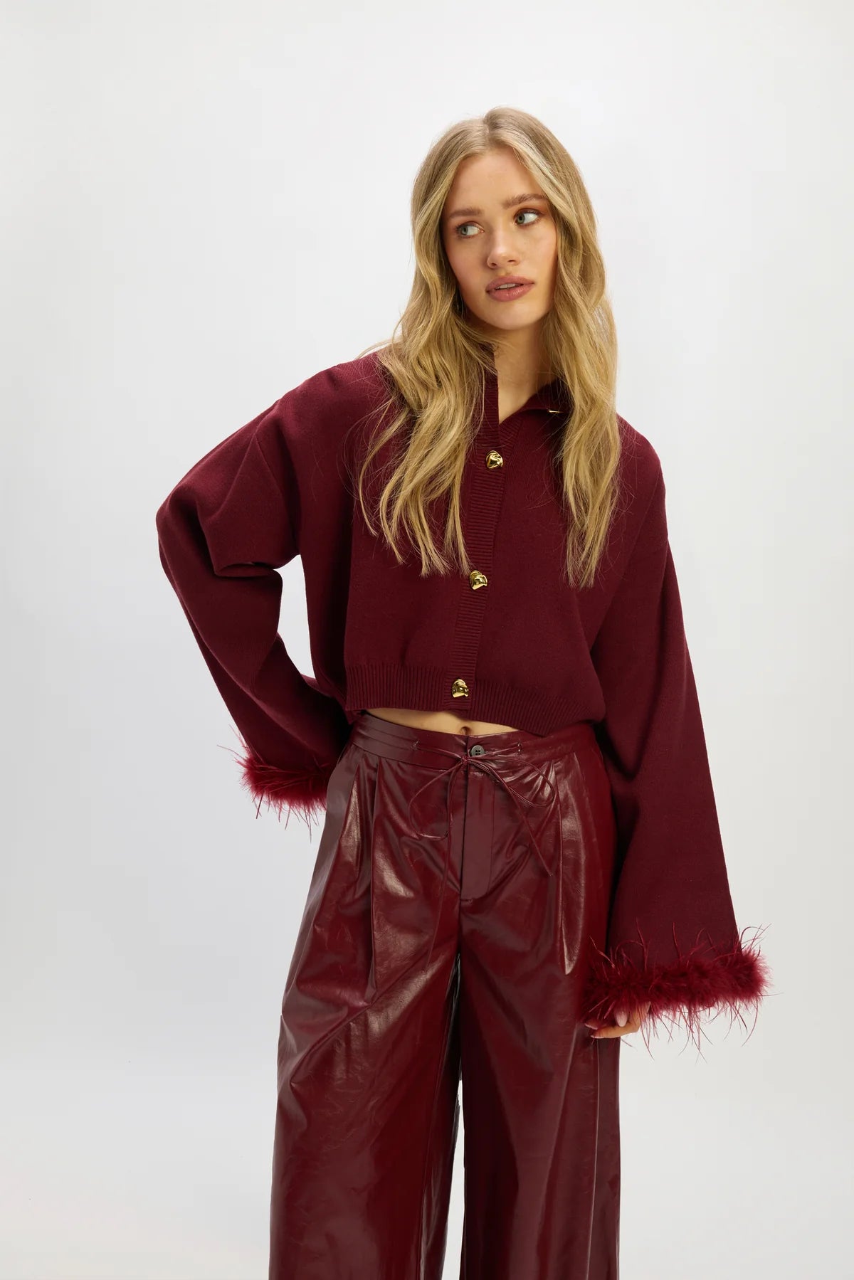 Refined Department vest bordeaux rood model Mady met veren aan de mouw