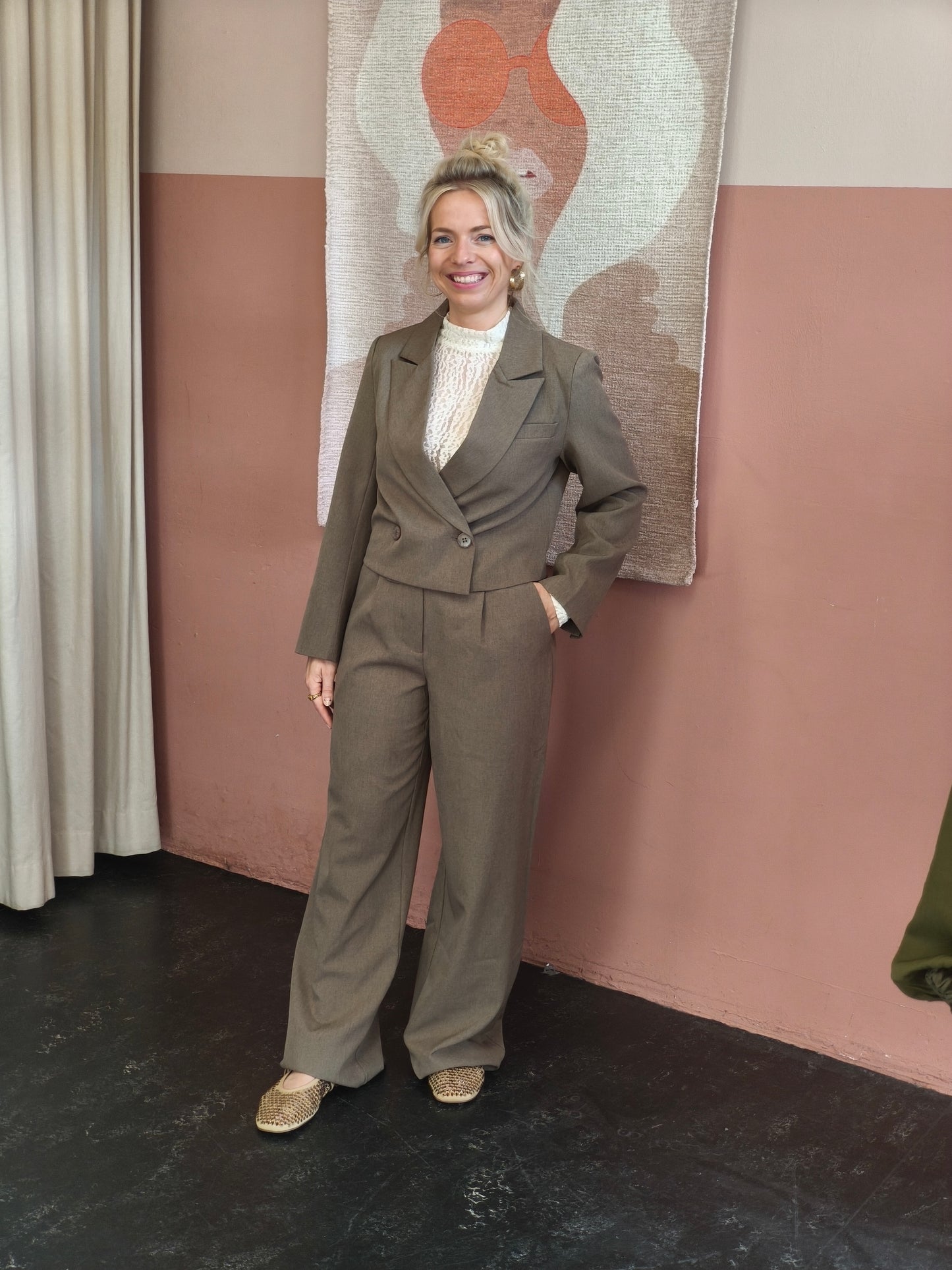 Ydence Blazer olijf groen taupe model Ayla Dusty olive