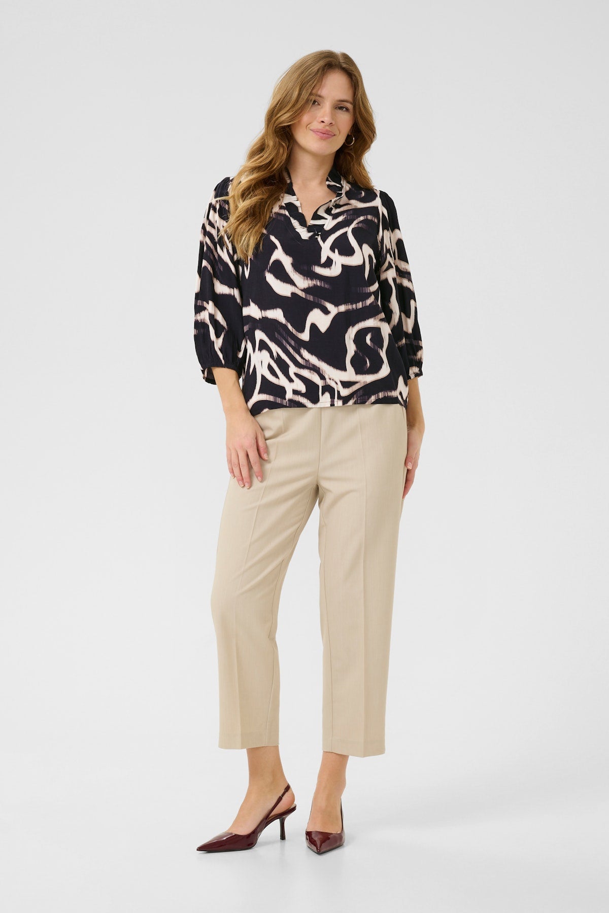 Kaffe blouse zwart beige print driekwart mouw model KAmartha frill black nature organic line 