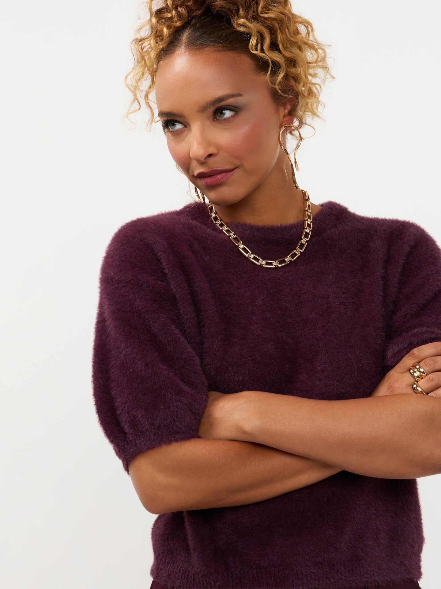 Ydence trui fluffy korte mouw plum bordeaux model Knitted top Mary Aubergine