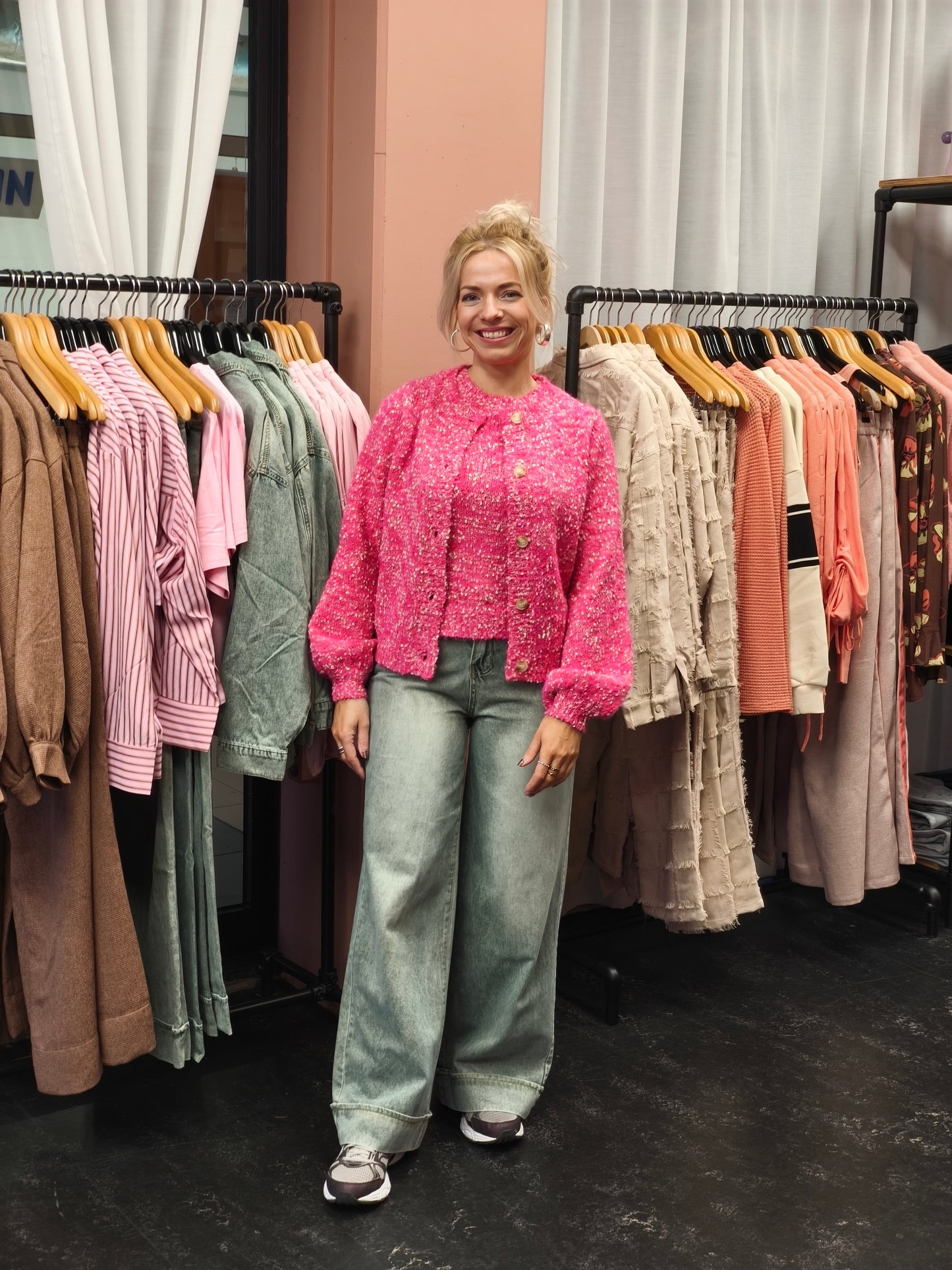 Fluresk vest roze boucle model Brisa knit sweater berry fuchsia