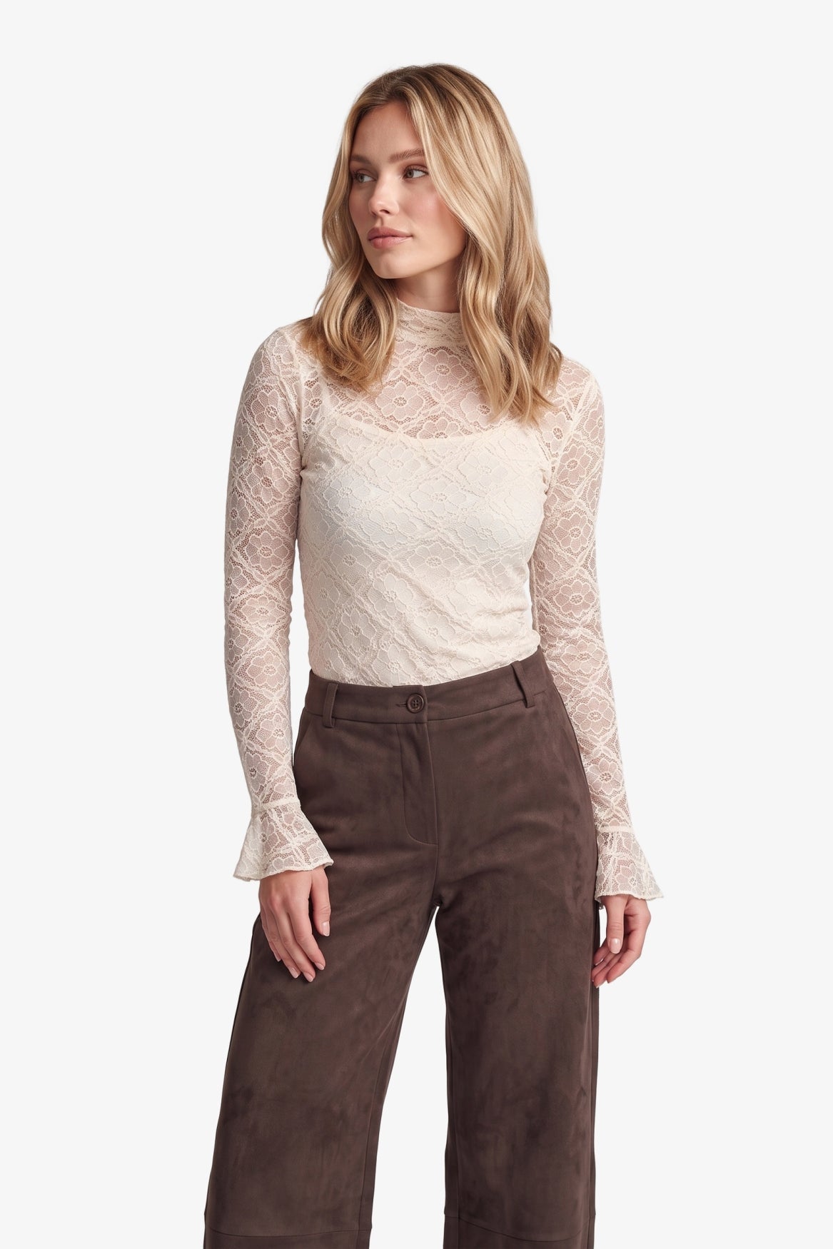 Fluresk kanten longsleeve off white model Leena top 