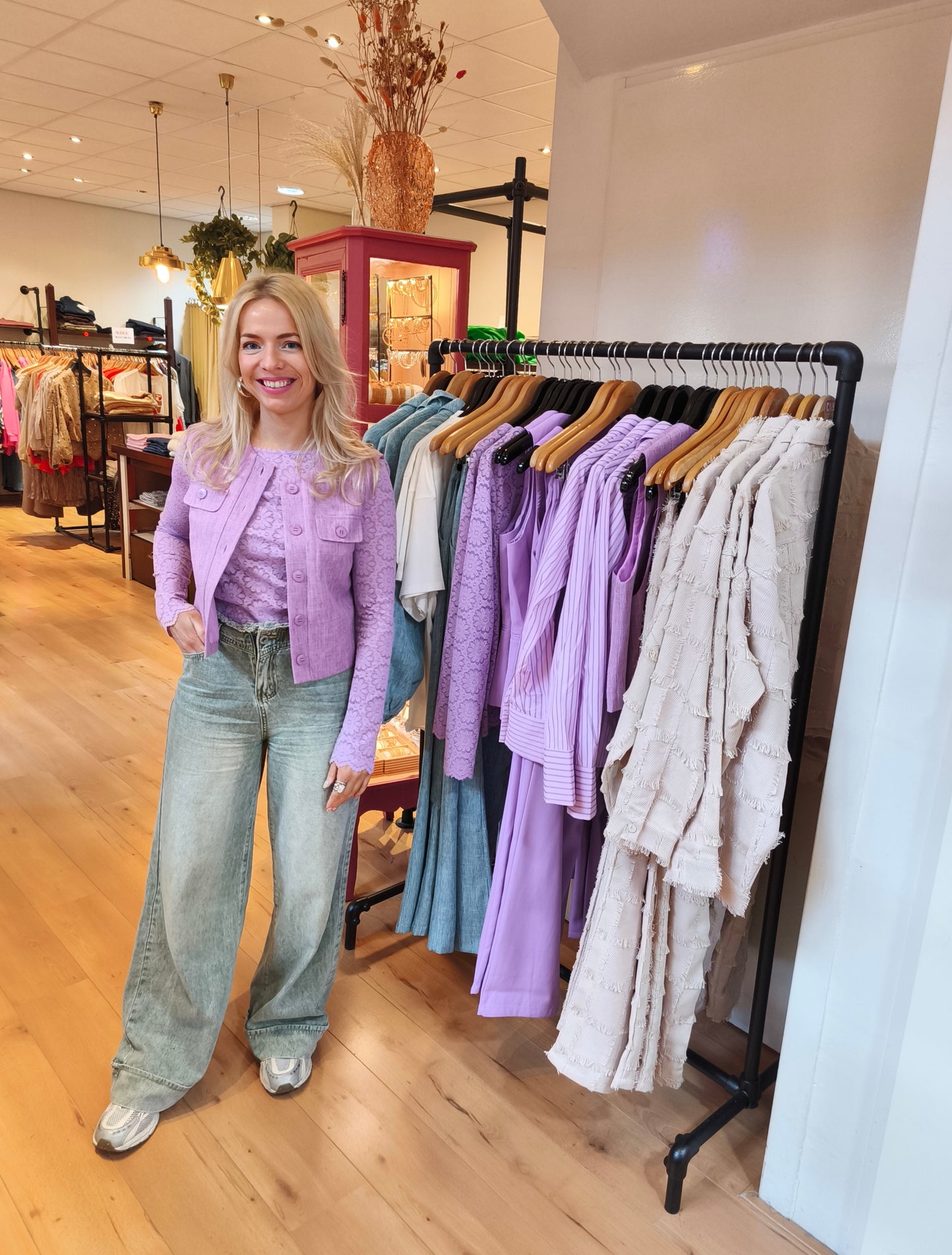 Ydence lila kanten longsleeve model Loiza top violet 