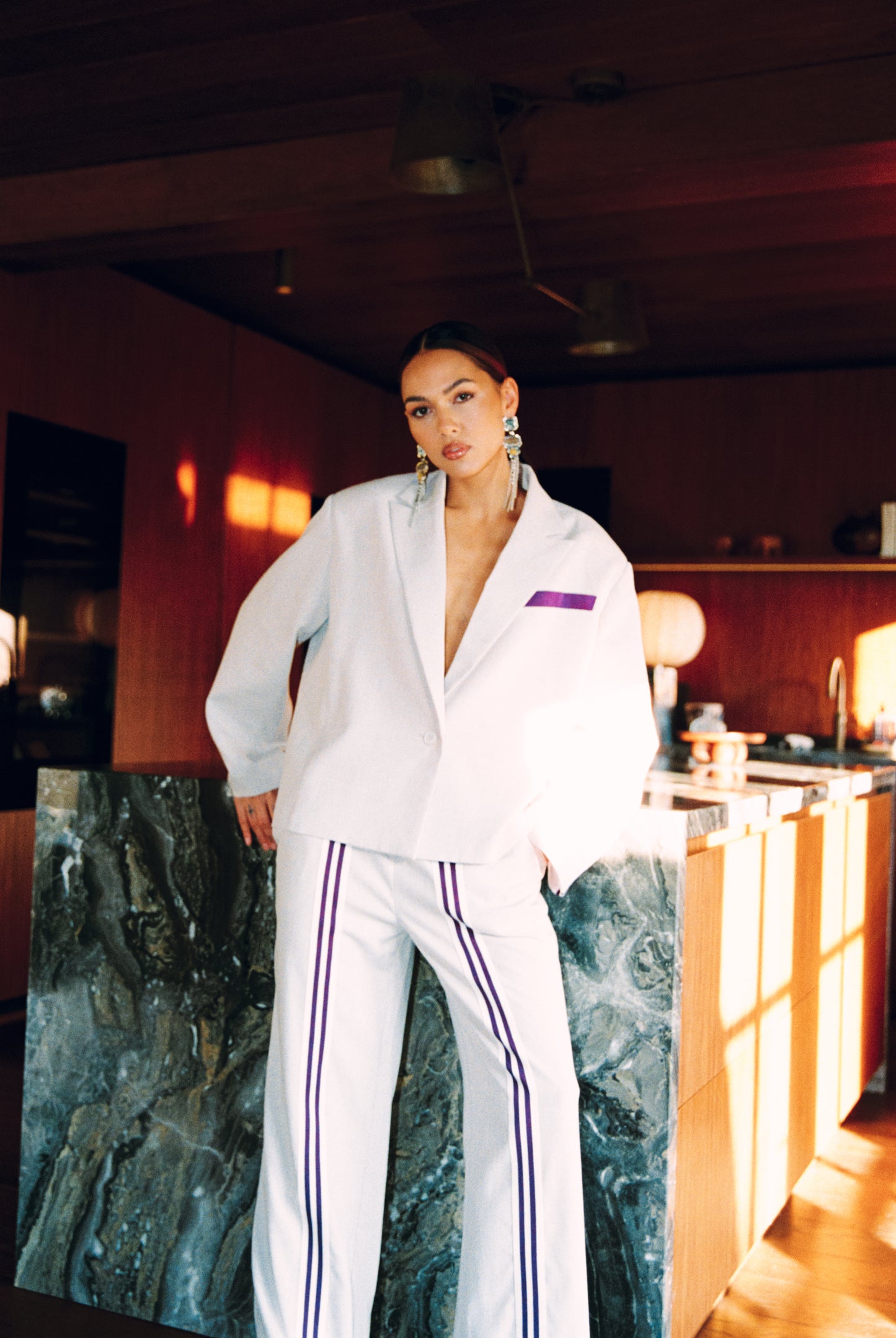 Refined Department blazer oversized creamy white met paars detail model Jackie