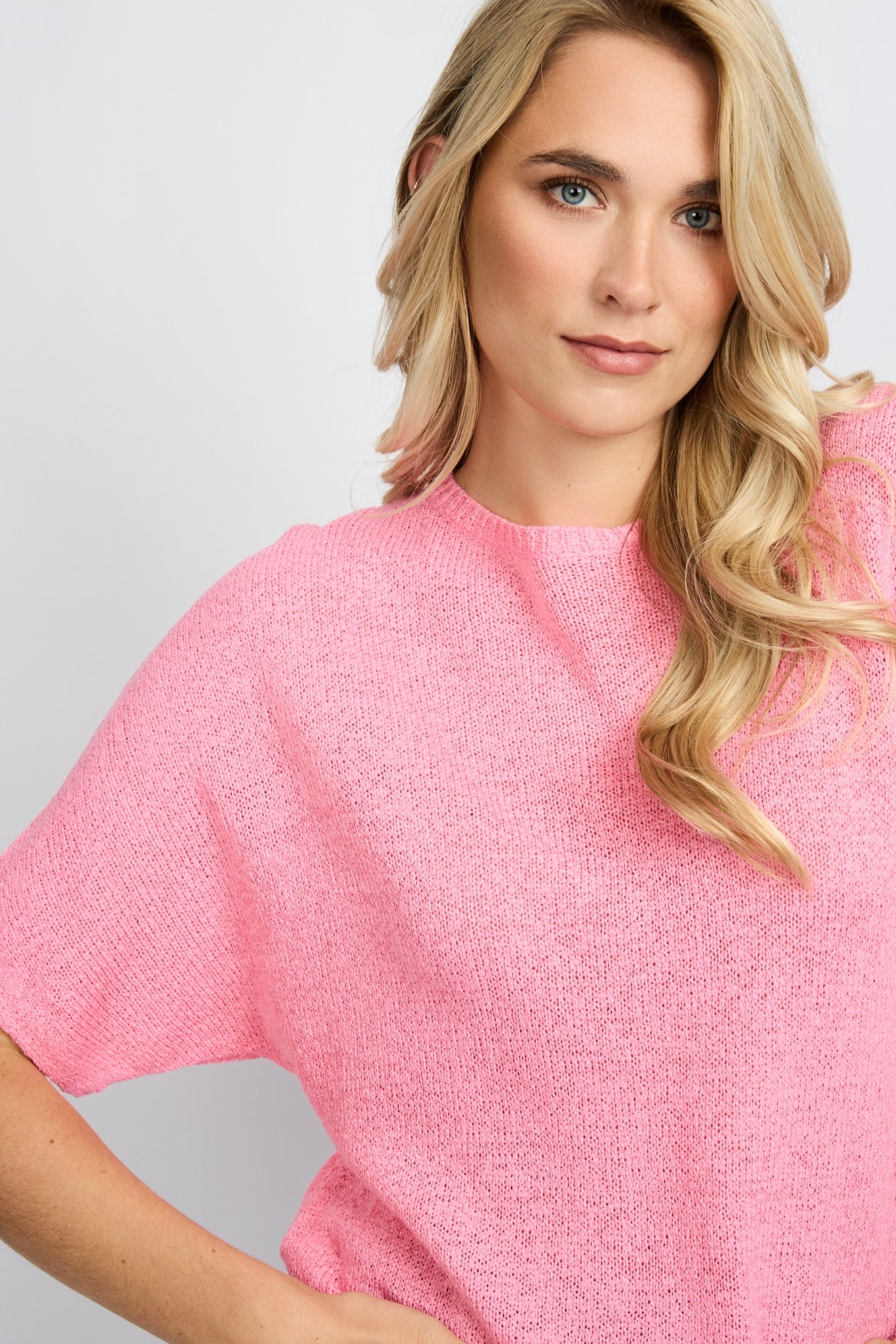 Fluresk roze shirt gebreid model Niala knitting top lip gloss