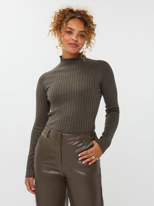 Ydence longsleeve bruin model knitted Top Kit Mud