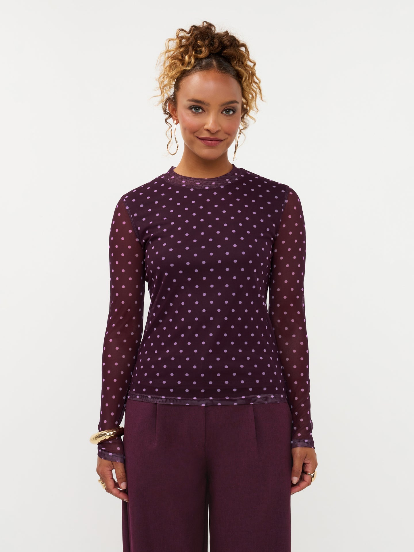 Ydence longsleeve bordeaux met lila stippen model Top Bailey Plum
