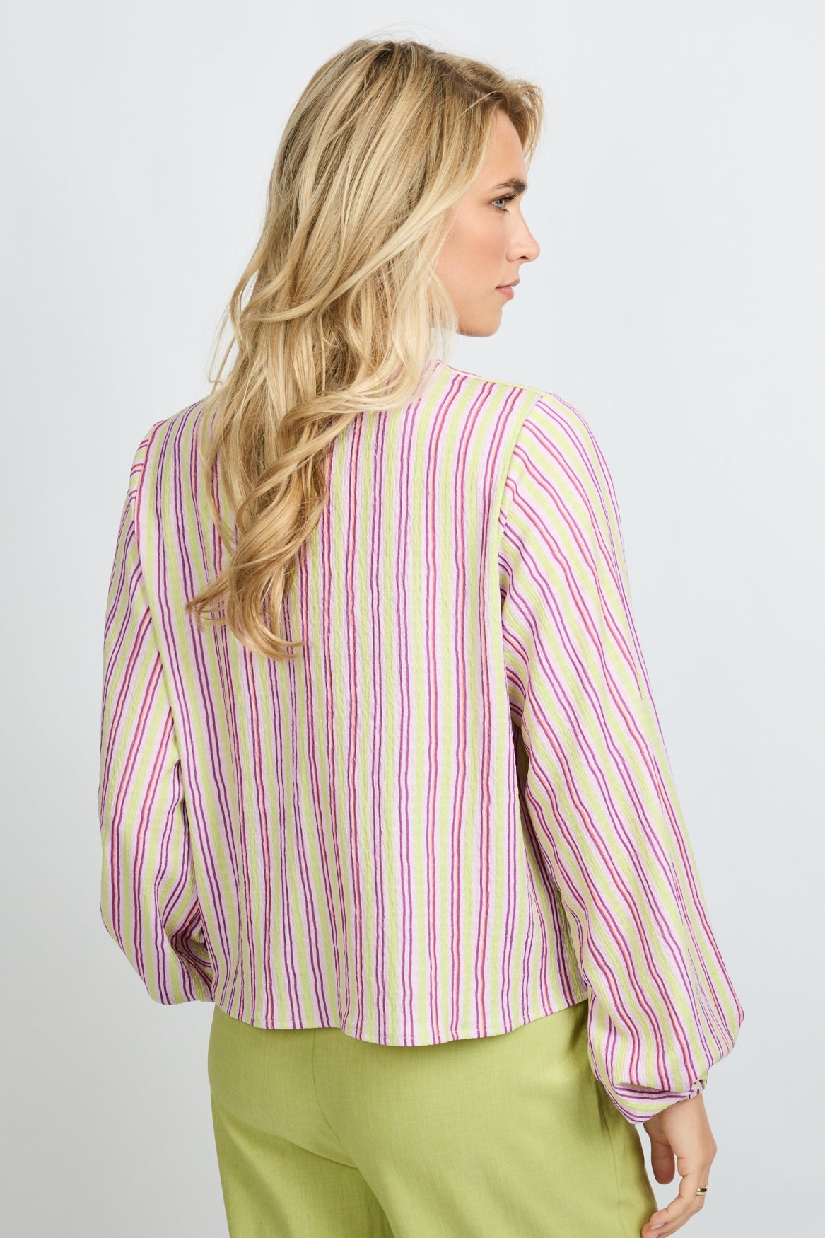 Fluresk stepen blouse lila groen model Caridad Orchid purple vivid pistache