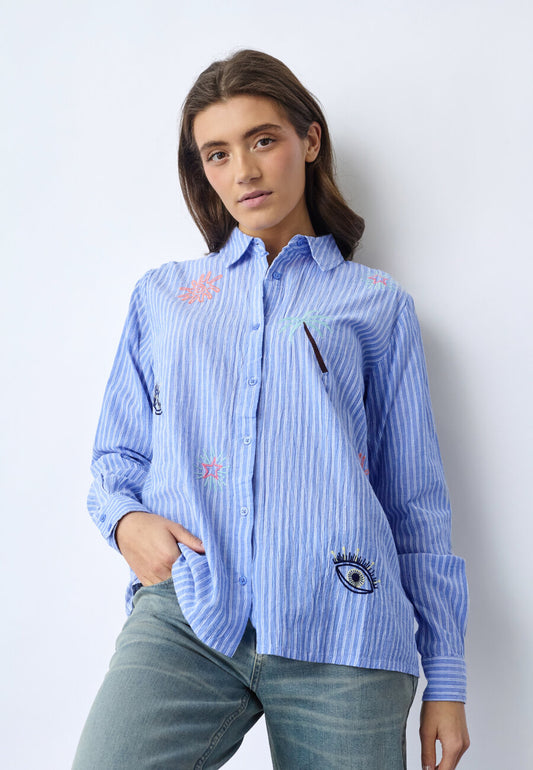 Sisters Point blouse blauw offwhite gestreept borduursel model Ibiza SH3 blue stripe beach