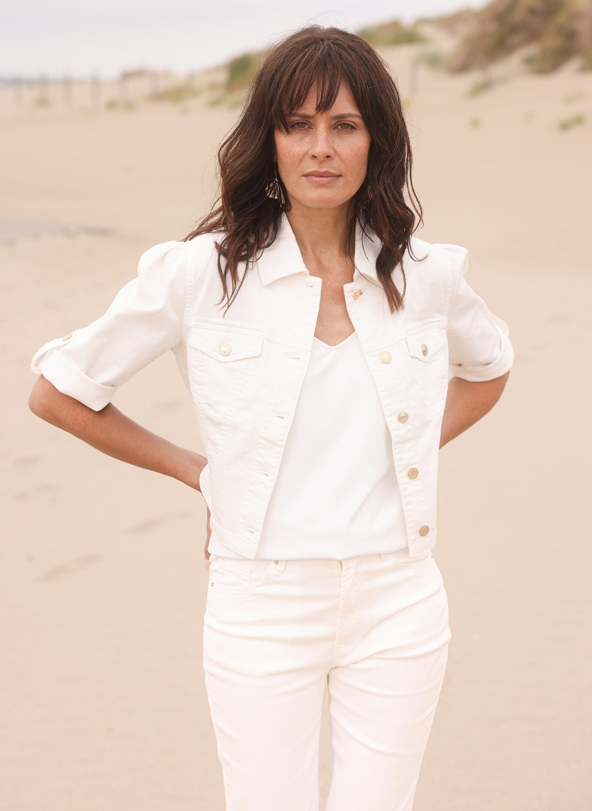 Yest jeans jasje driekwart mouw wit model Samma Essential Off White