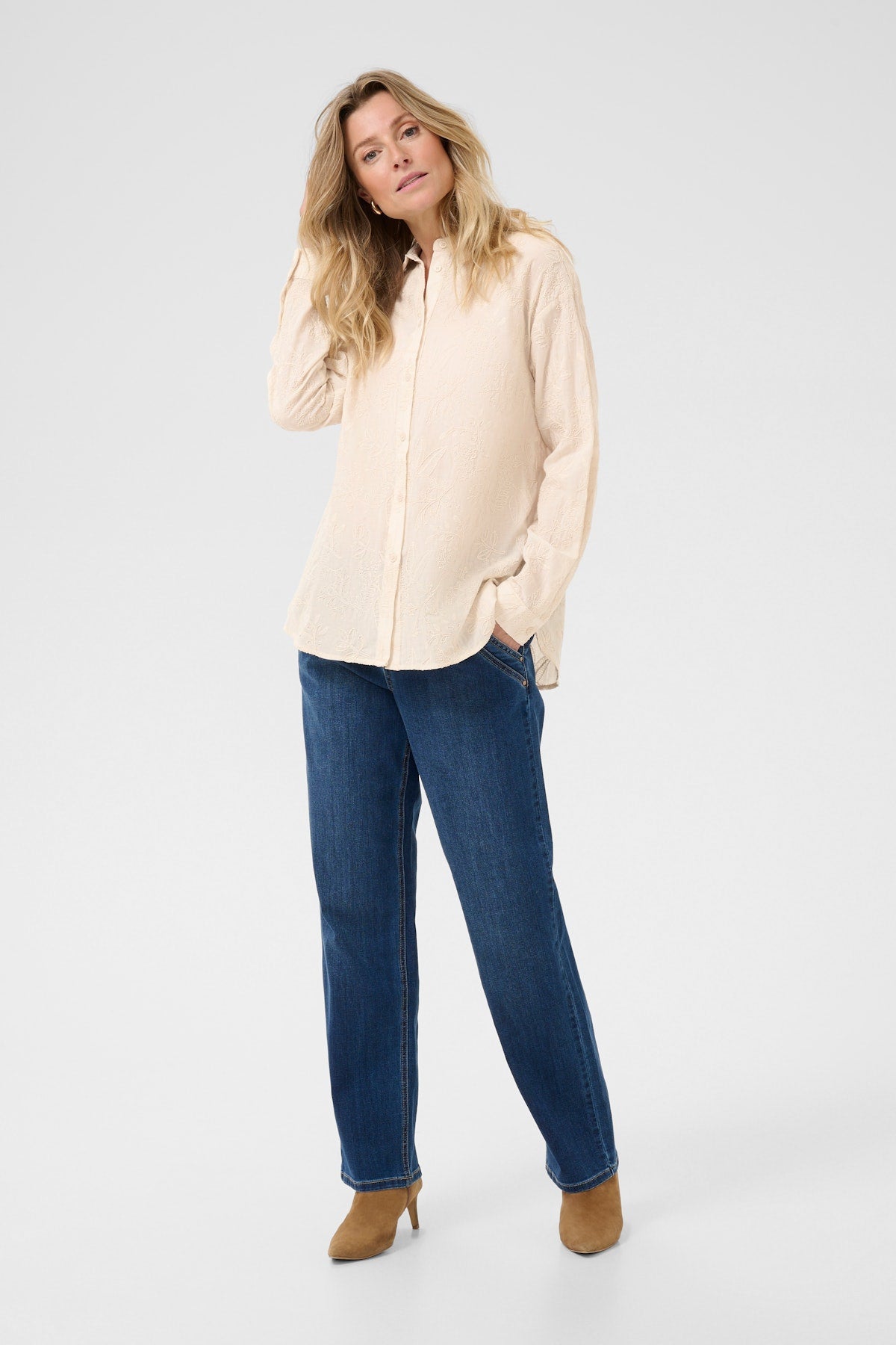 Cream Blouse zandkleur beige met borduursel model CRluna shirt ancient Scroll