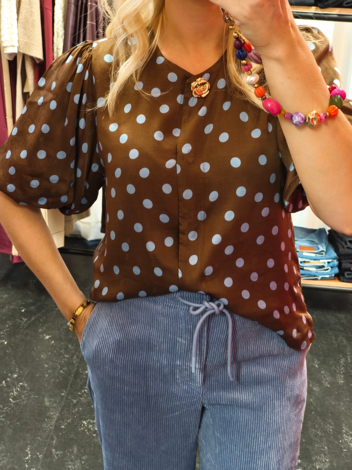 Esqualo blouse bruin met blauwe polka dots