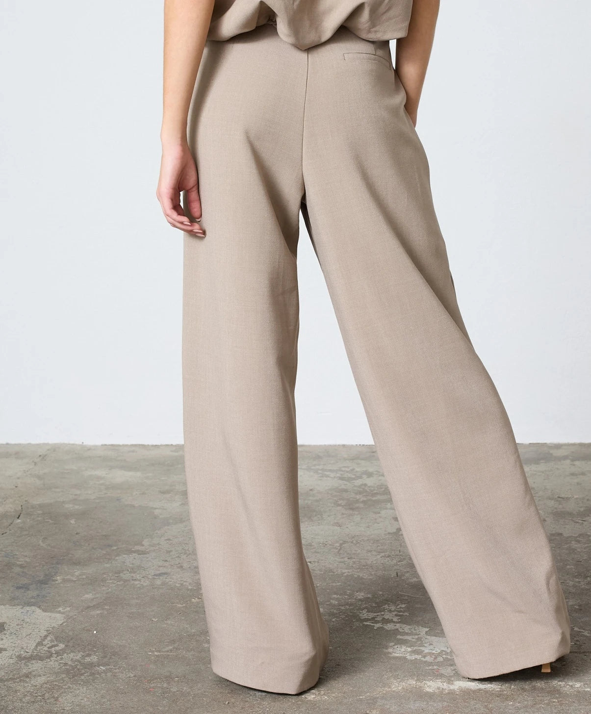 Sisters Point zand kleurige pantalon model Great Sand