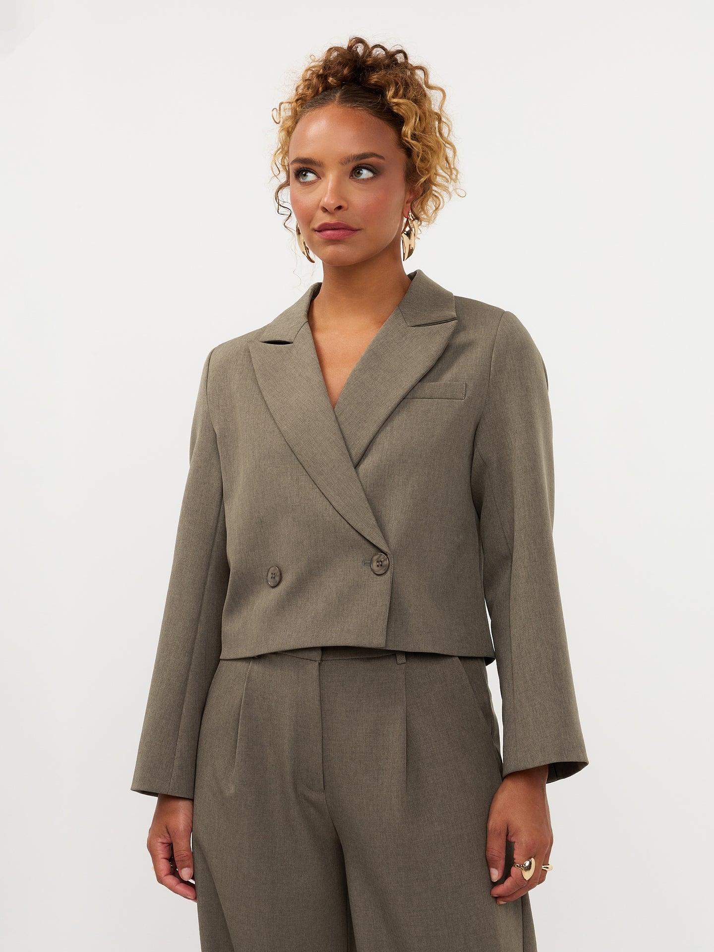 Ydence Blazer olijf groen taupe model Ayla Dusty olive