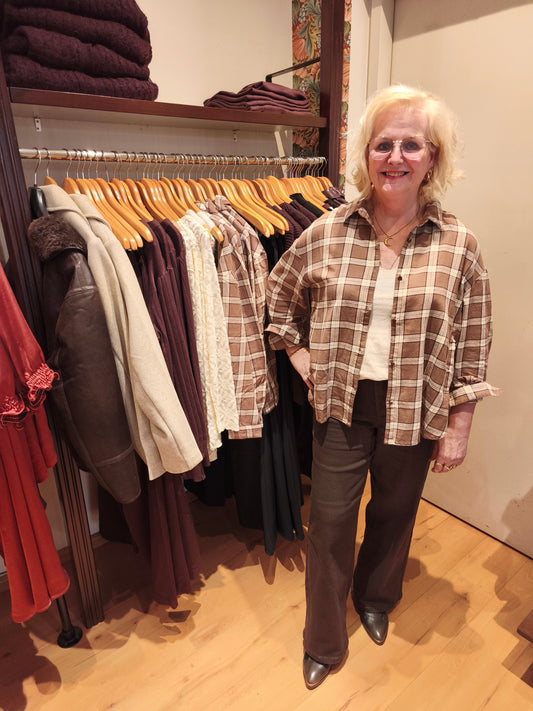 Cream blouse bruin zand kleur ruit patroon oversized fit model CRangie shirt brown check
