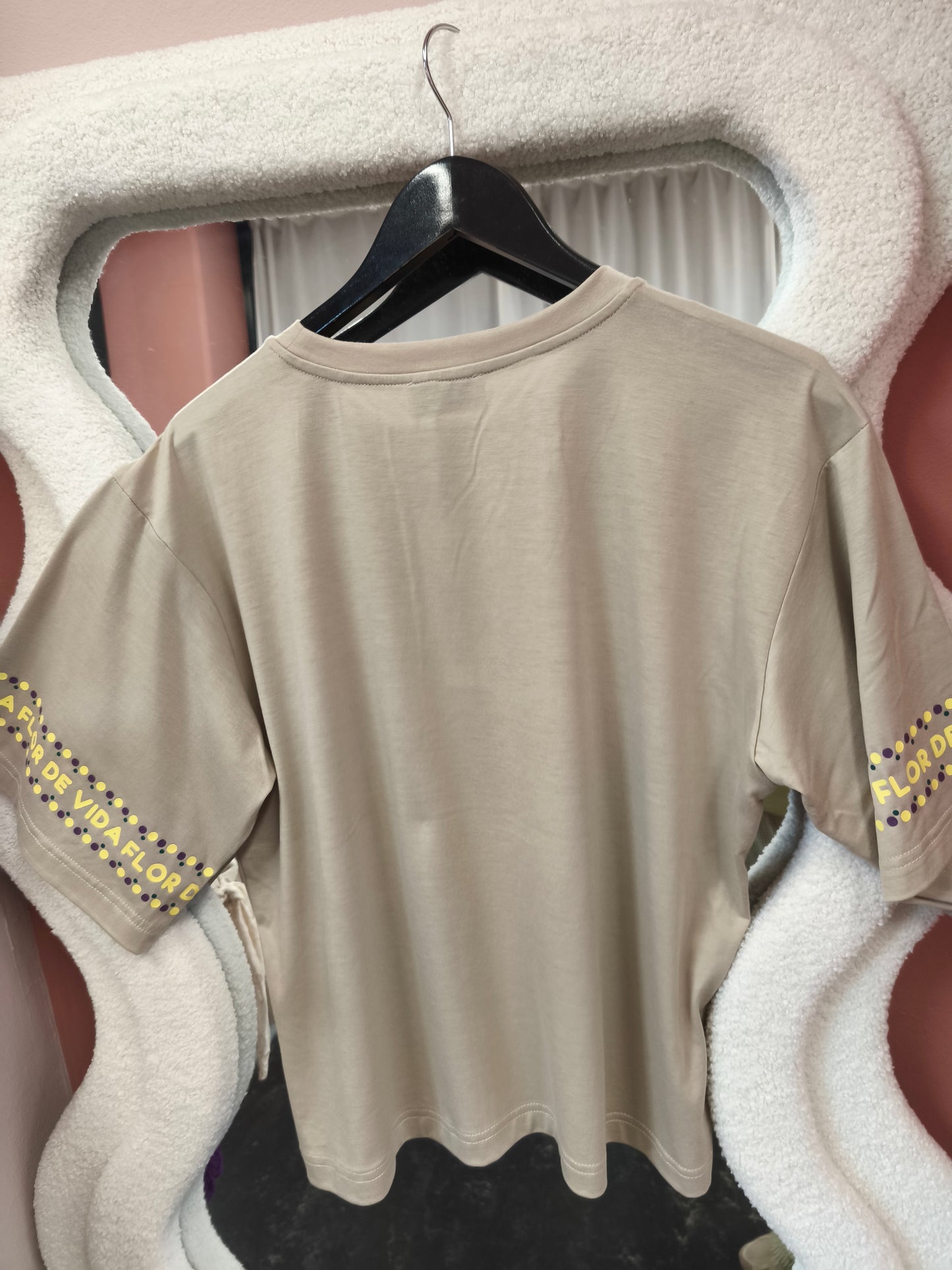 Fluresk T-shirt beige met gele print model Kiki khaki 
