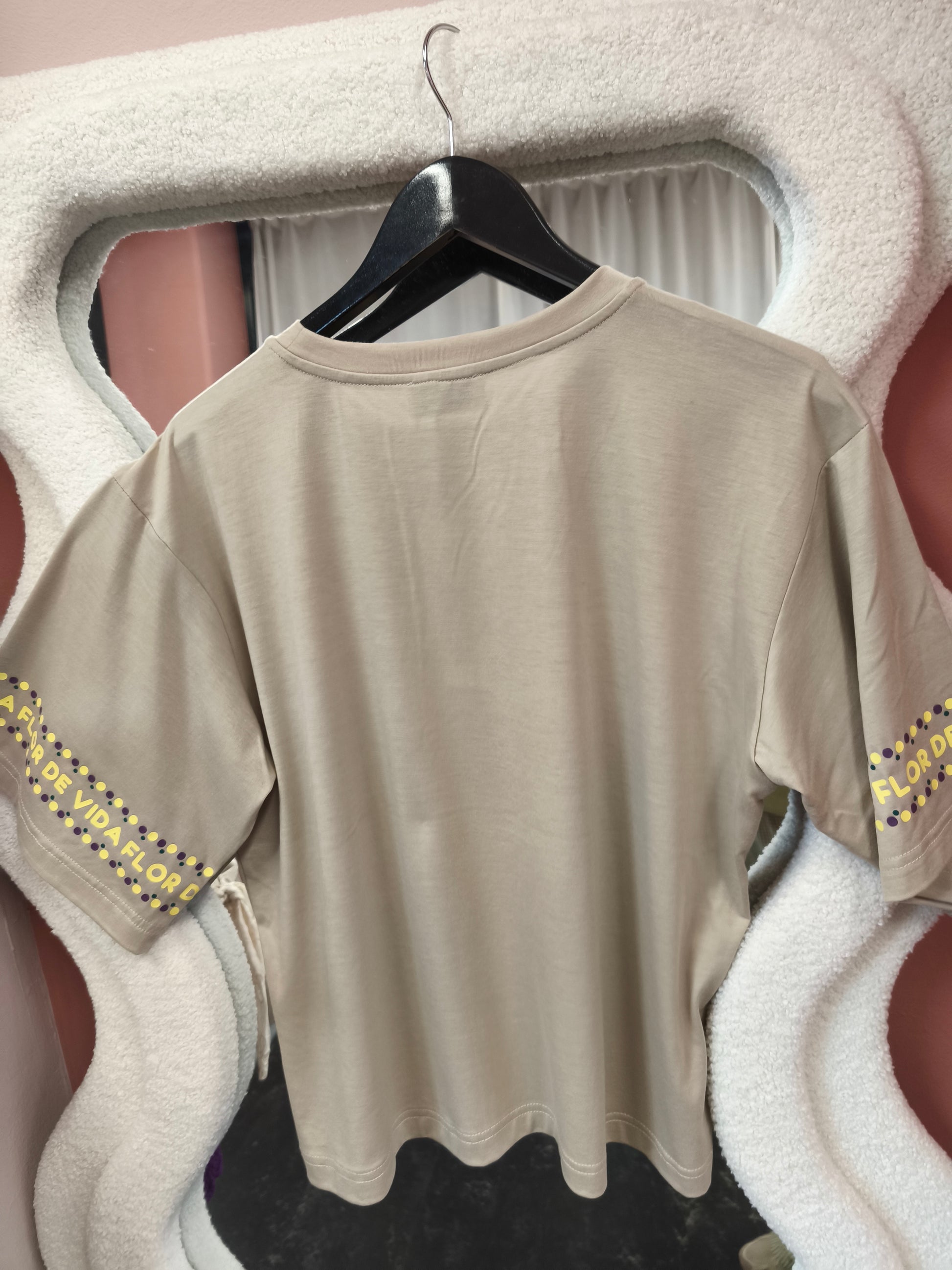 Fluresk T-shirt beige met gele print model Kiki khaki 