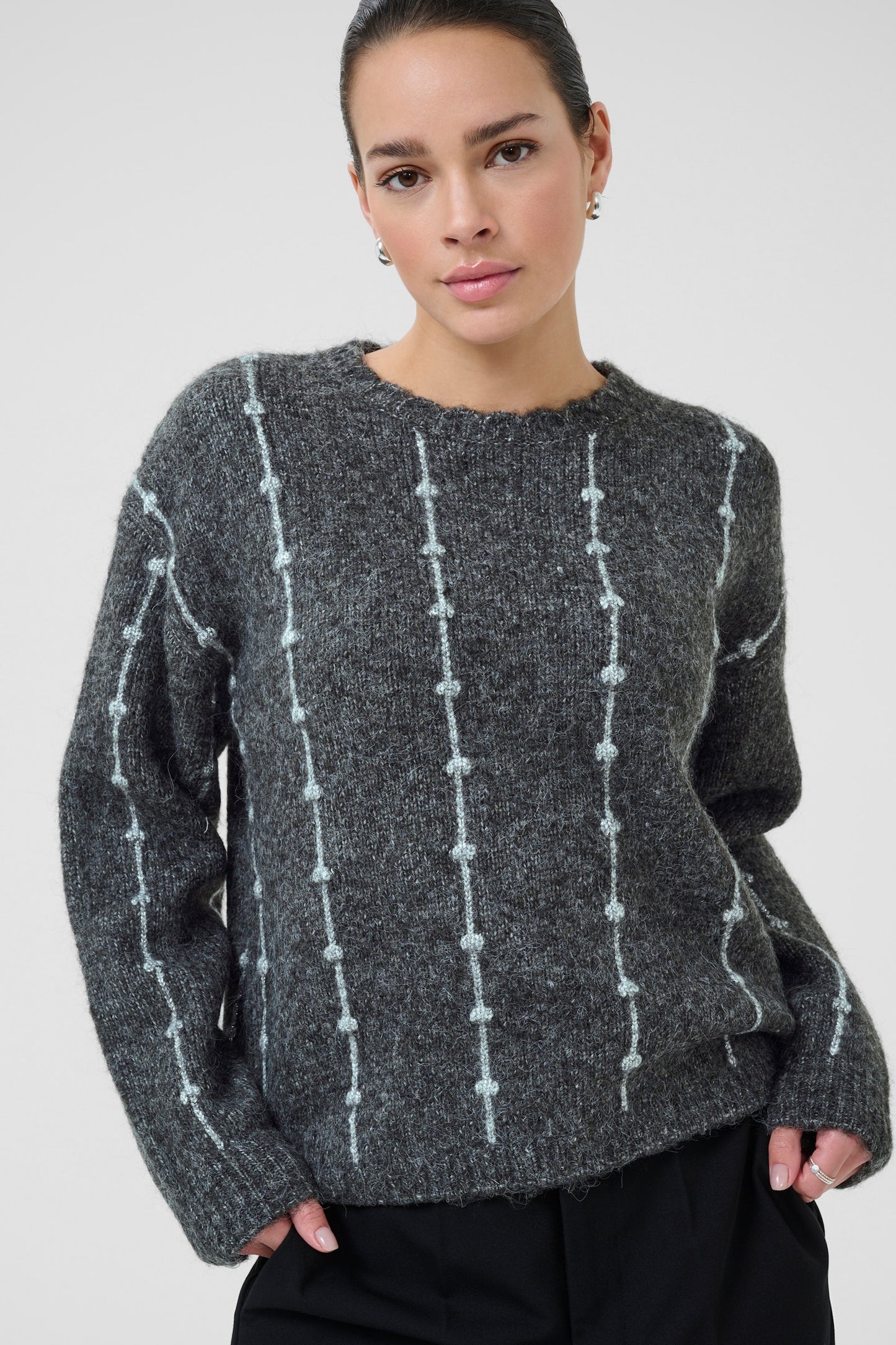 Kaffe trui grijs met glitter detail model KAlianna Pullover dark grey melange