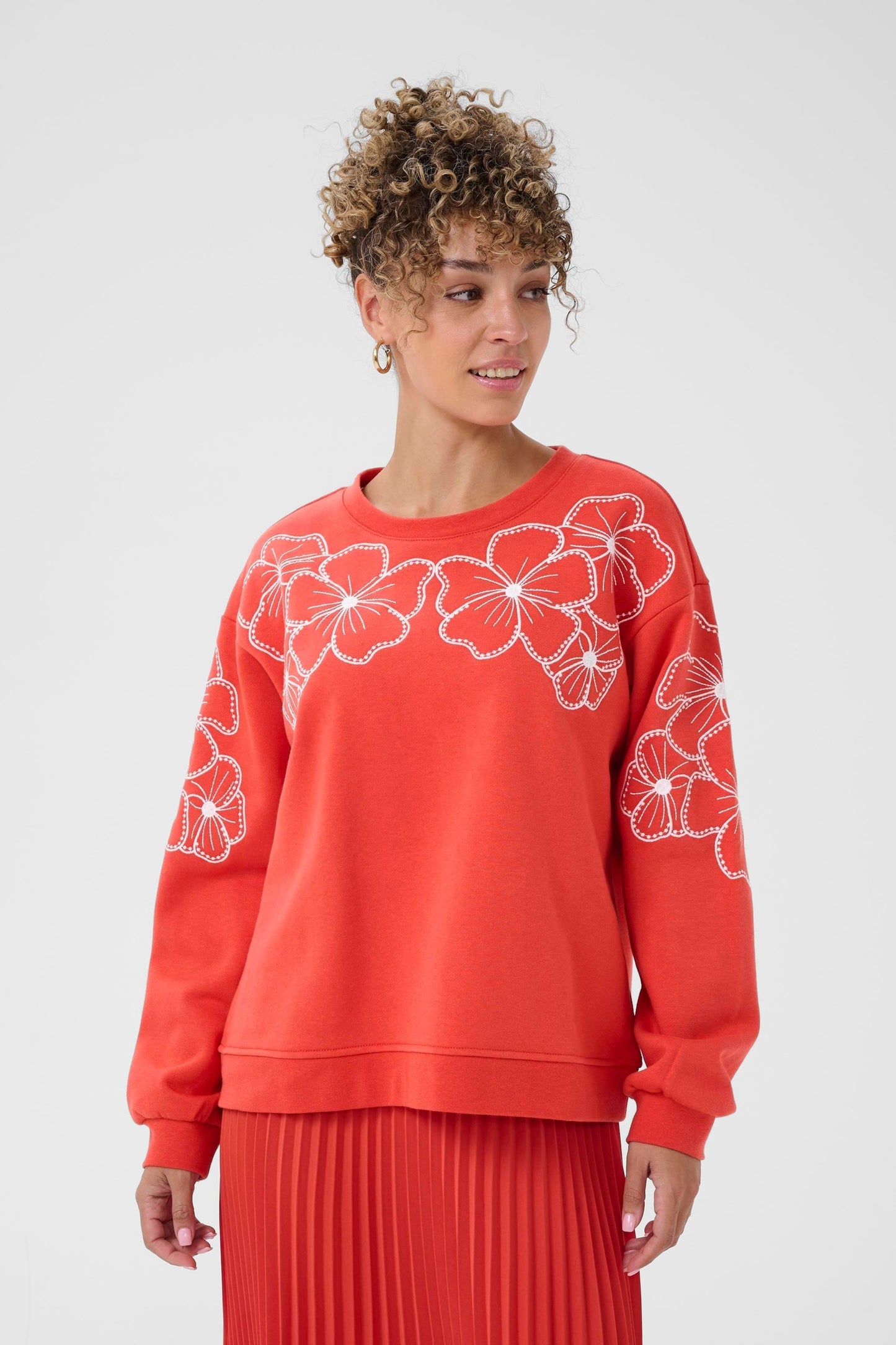 Cream sweater rood met bloemen borduursel model CRdaria Sweatshirt Paprika