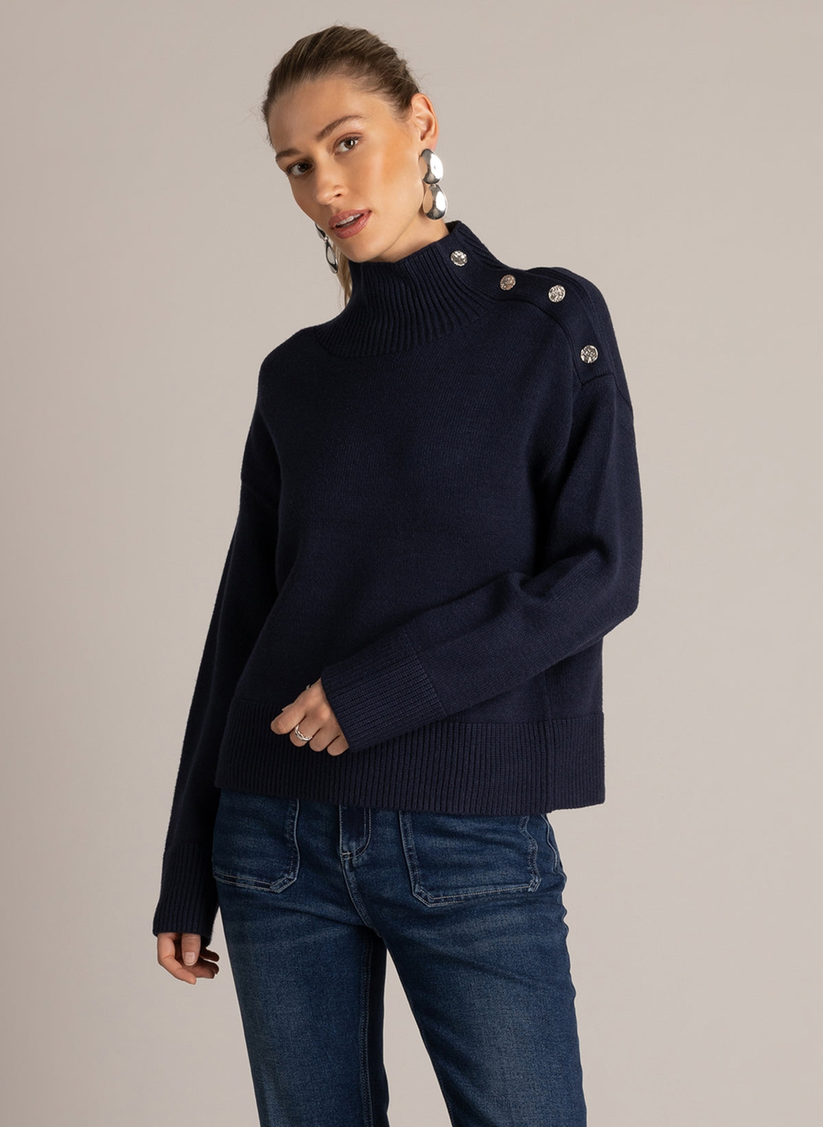 Yest trui donker blauw met coll model Chantal Essential Dark Blue