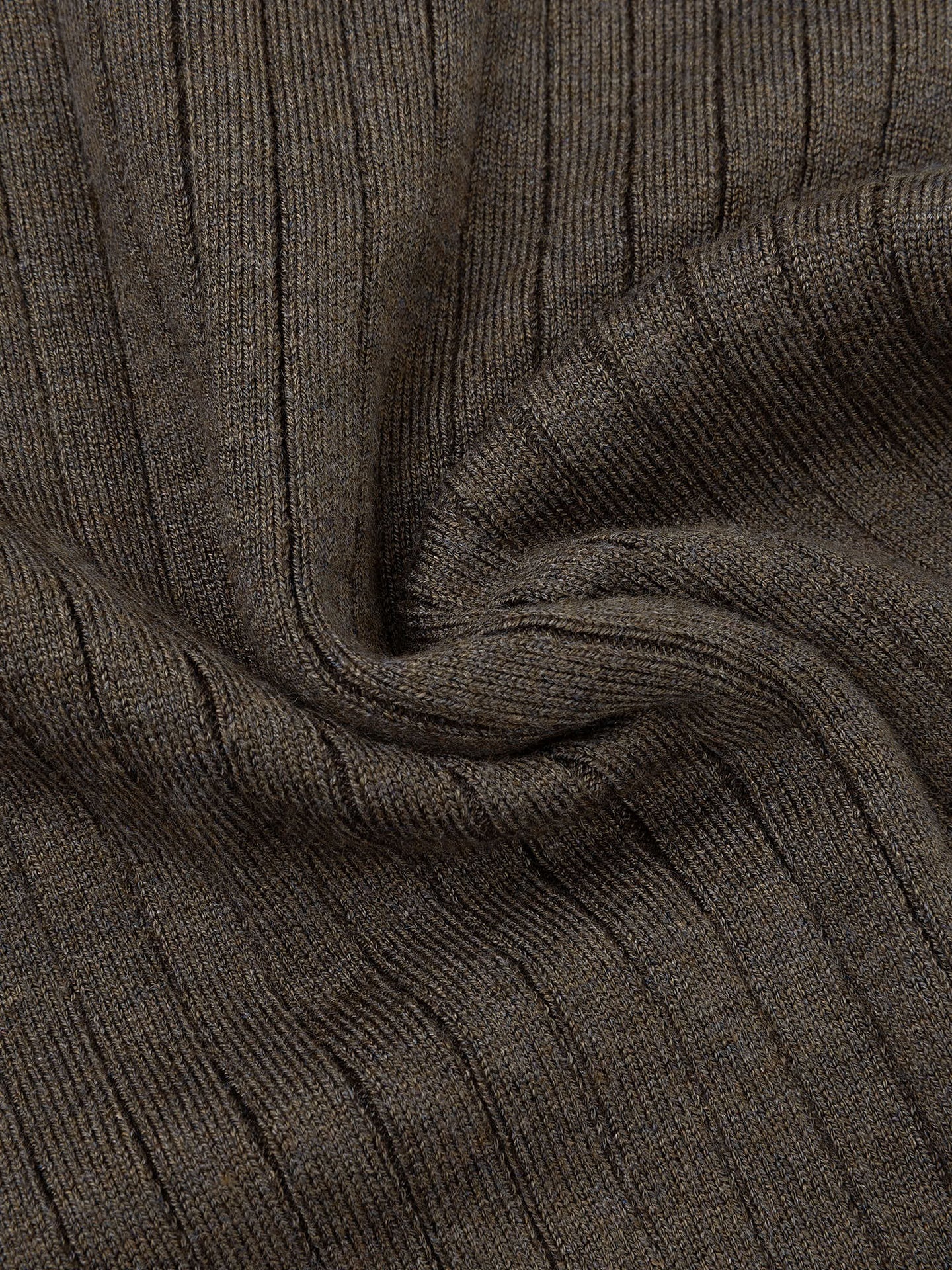 Ydence longsleeve bruin model knitted Top Kit Mud