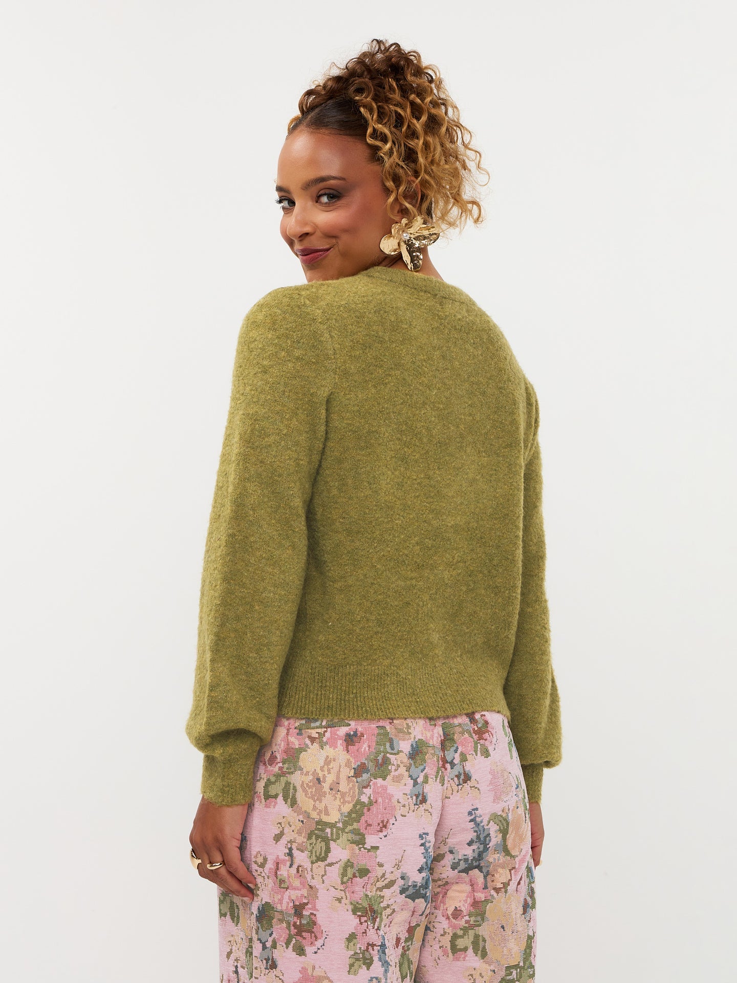 Ydence vest olijf groen model Cardigan Eden Green