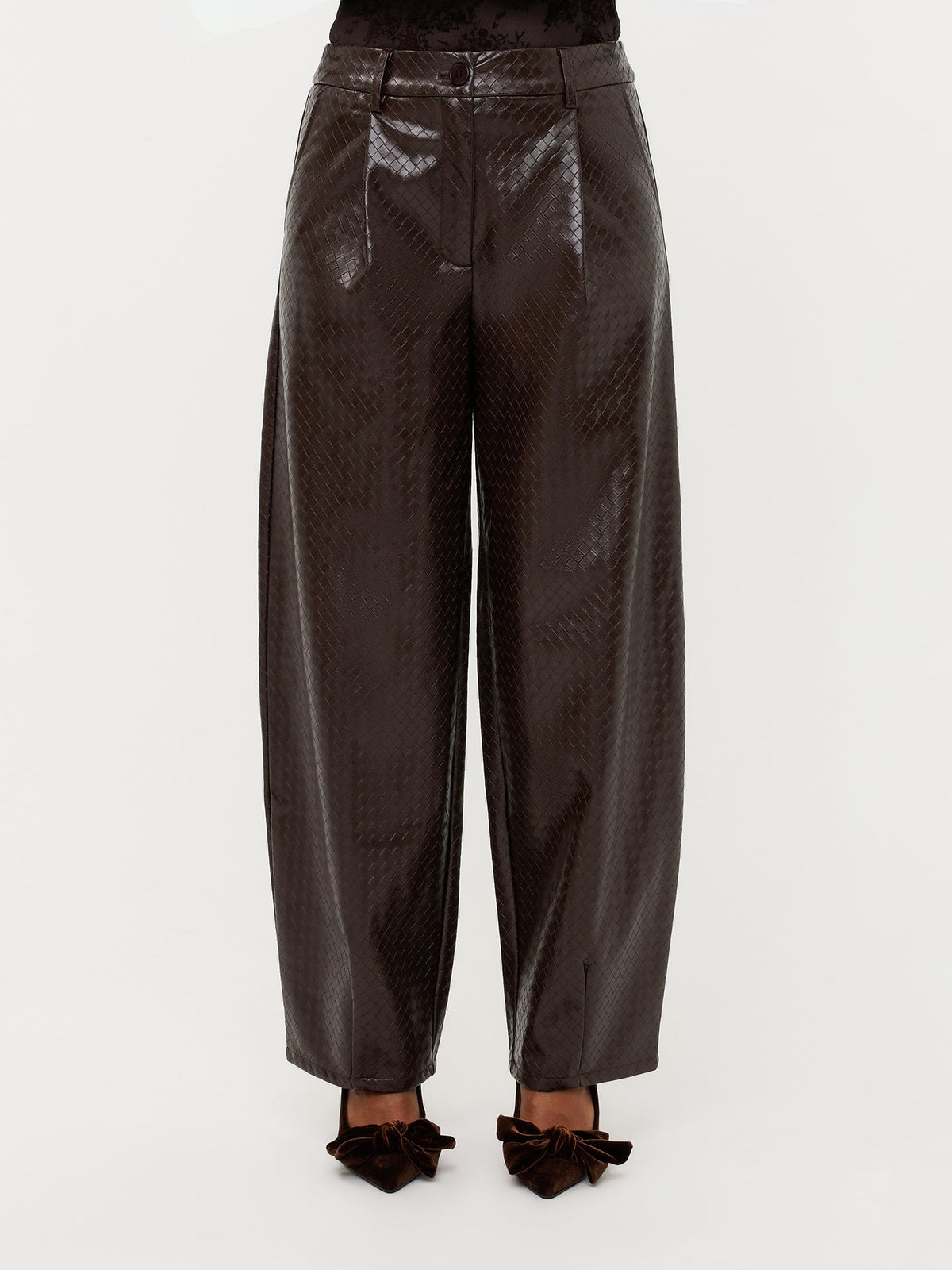 Ydence broek leather look donker bruin gevlochten barrel fit model Pants Tasha Dark brown
