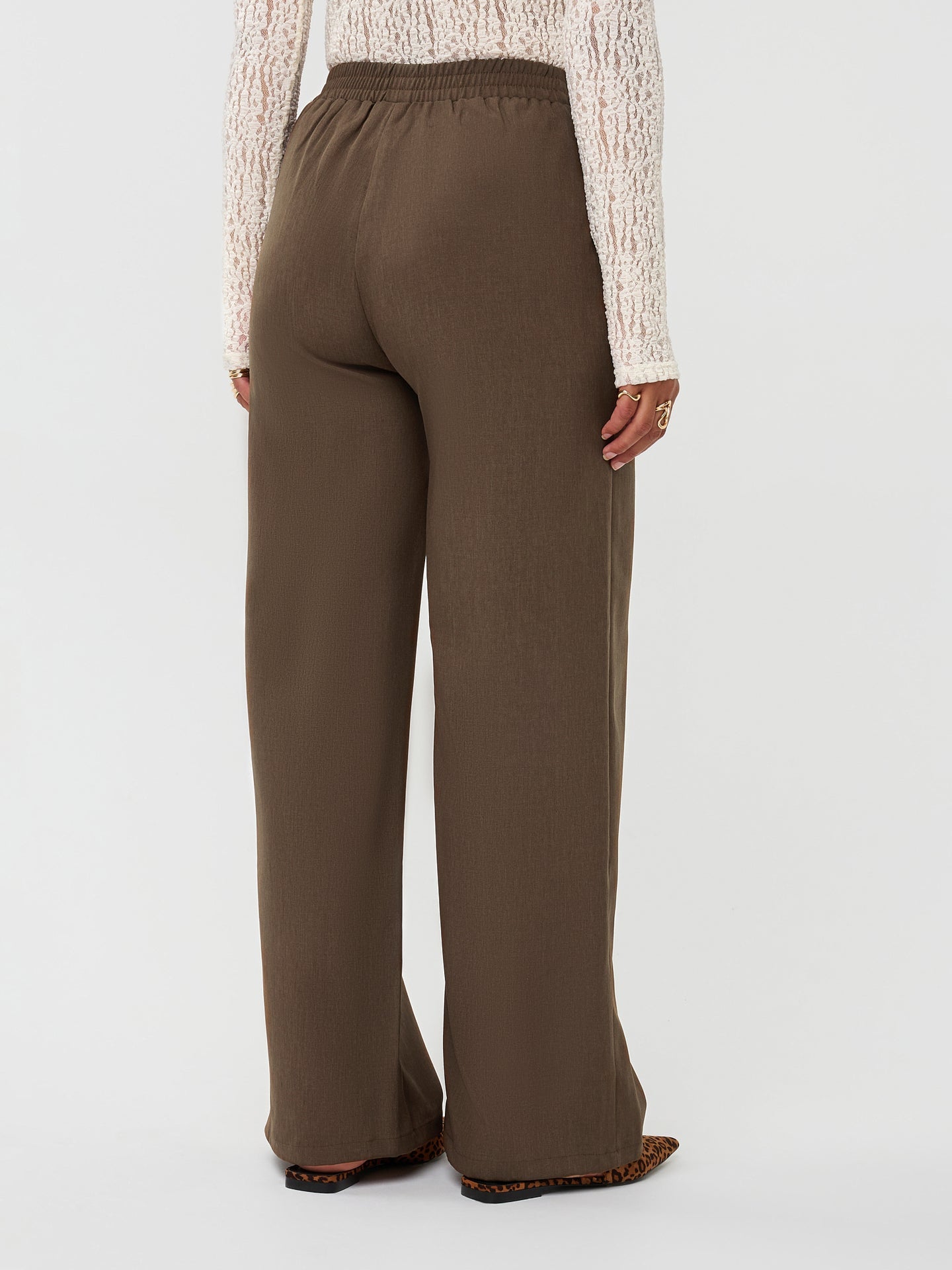 Ydence pantalon bruin model Yade mud