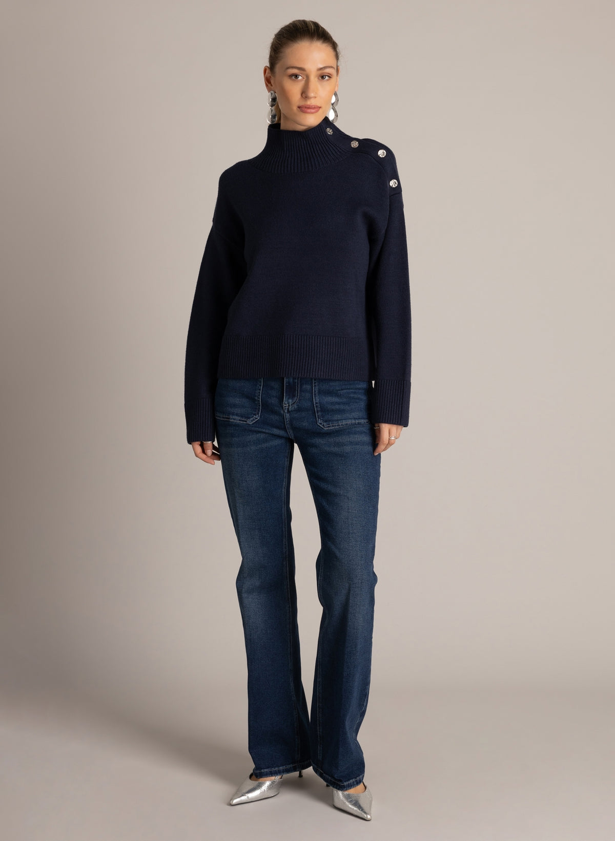 Yest trui donker blauw met coll model Chantal Essential Dark Blue