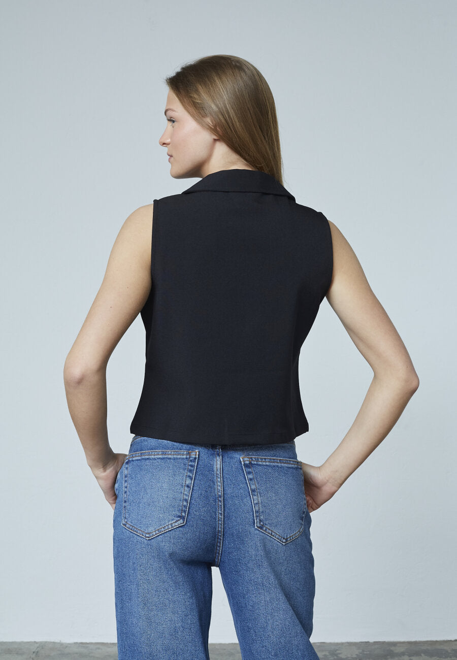 Sisters Point gilet zwart model Guza ve black 